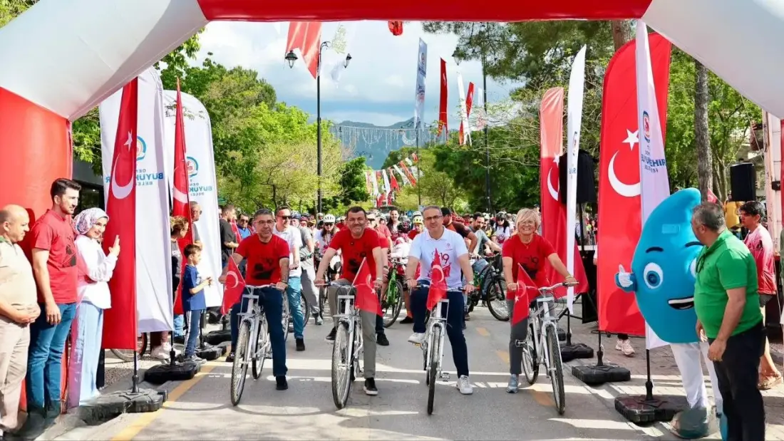 Denizli'de 19 Mayıs Coşkusuyla 'Umuda Pedal Çevir' Bisiklet Şenliği Düzenlendi