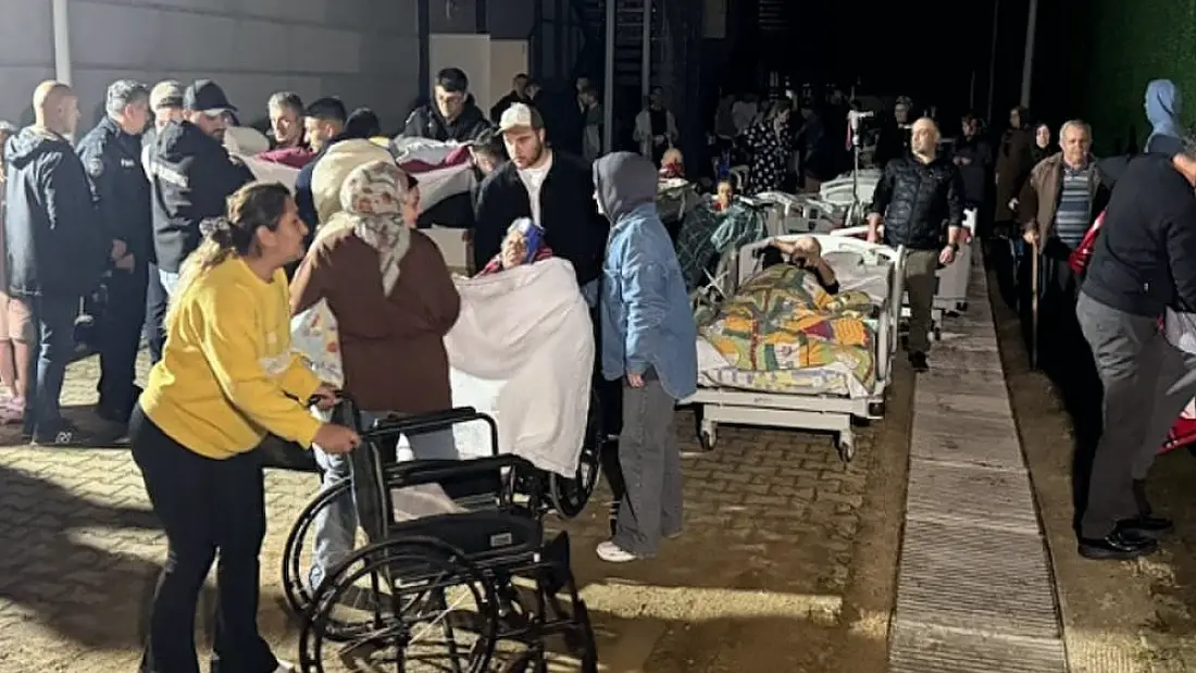 Düzce Huzurevinde Yangın: 54 Yaşlı Vatandaş Tahliye Edildi