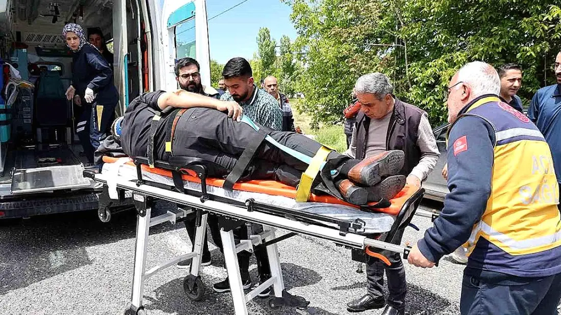 Elazığ'da Trafik Kazası: 5 Yaralı