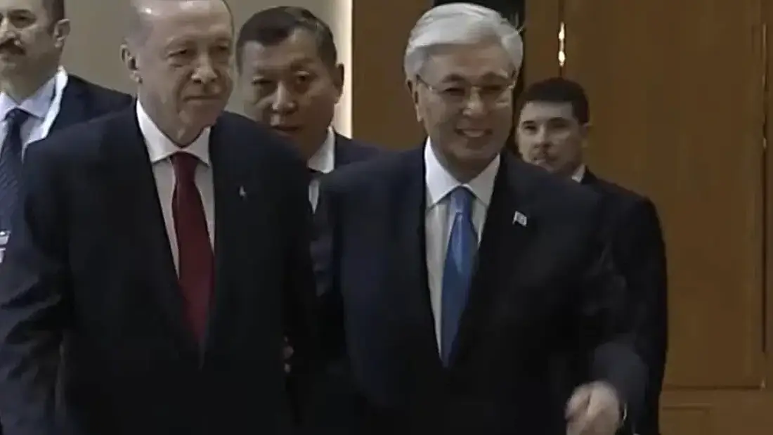 Erdoğan, Kazakistan'da Resmi Törenle Karşılandı
