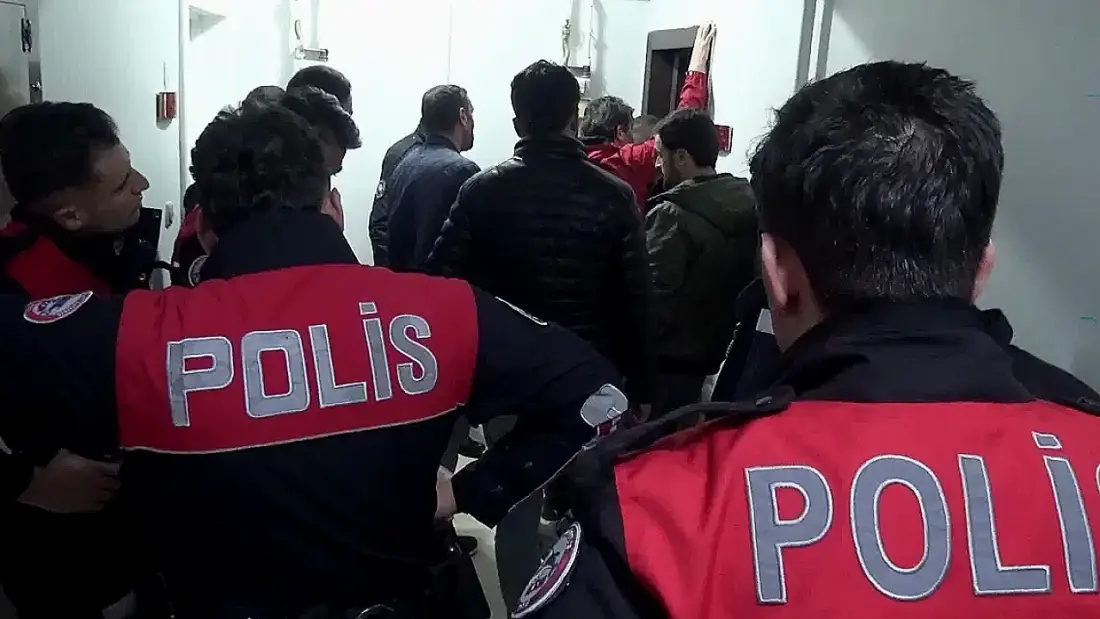 Erzurum'da Anneanne Bıçakla Yaralandı, Torunu Gözaltına Alındı