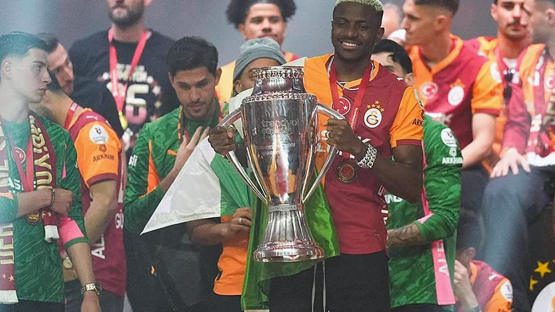 Galatasaray, Şampiyonluk Kutlamalarını 'Dört Dörtlük Gece' ile Taçlandırdı