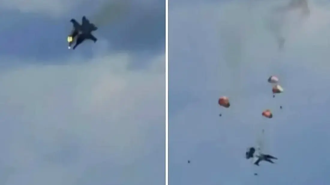 Gösteri Sırasında Savaş Jetleri Havada Çarpıştı: 4 Pilot Kurtuldu