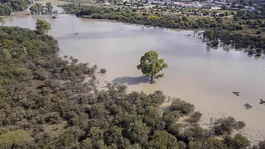Güney Afrika'da Sel Felaketi: Can Kaybı 18'e Yükseldi, Binlerce Kişi Evsiz Kaldı