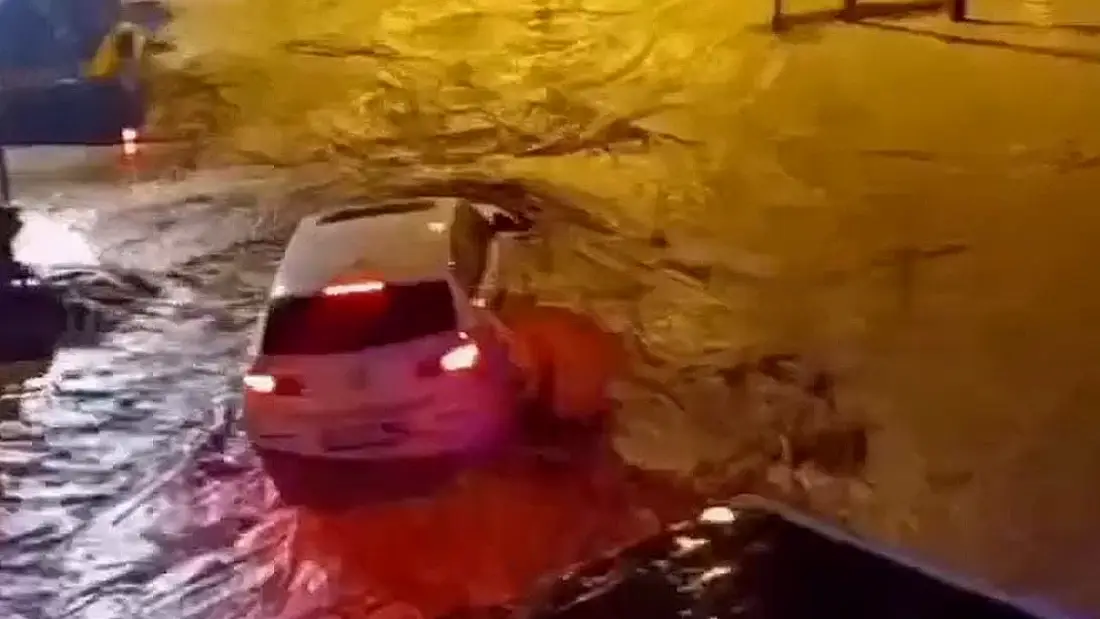 Hatay'ın Reyhanlı İlçesinde Sağanak Nedeniyle Su Baskınları Yaşandı