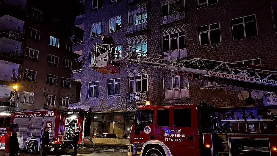 Kayseri'de 4 Katlı Binanın Bodrumunda Çıkan Yangın Söndürüldü