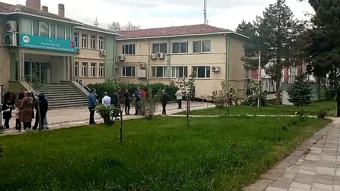 Malatya Valiliği Deprem Sonrası Durumu Açıkladı: 4 Yaralının Tedavisi Sürüyor