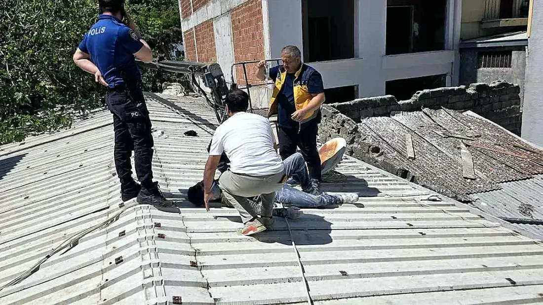 Mudanya'da Vinç Devrildi: 2 İşçi Yaralandı
