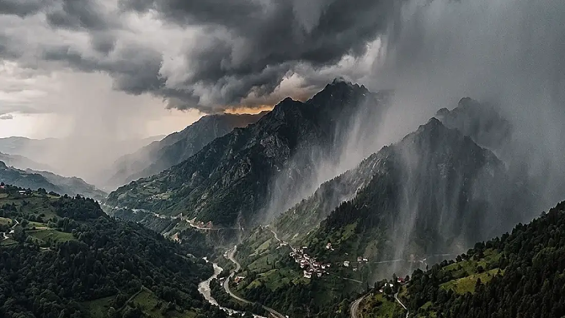 Orta ve Doğu Karadeniz'de Şiddetli Yağış Uyarısı: 10 İl İçin Sarı Kod Alarmı