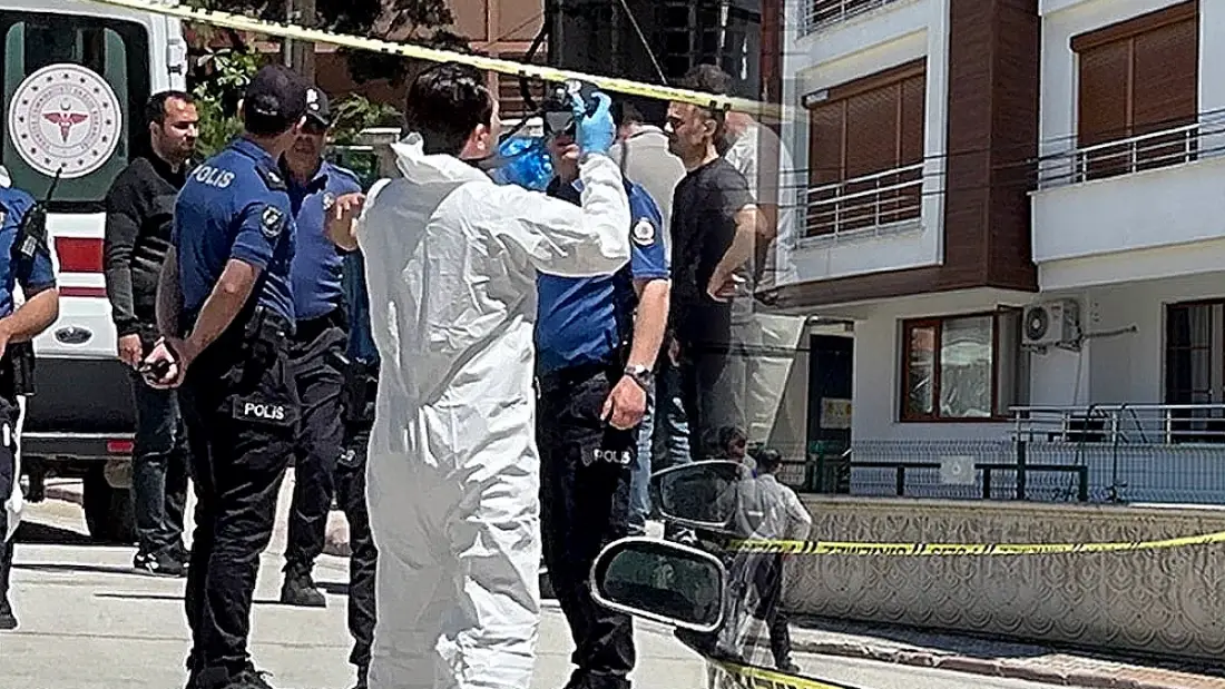 Parkta Kanlı Halde Bulunan Şüpheli: Anne ve Babasını Öldürdüğünü İtiraf Etti