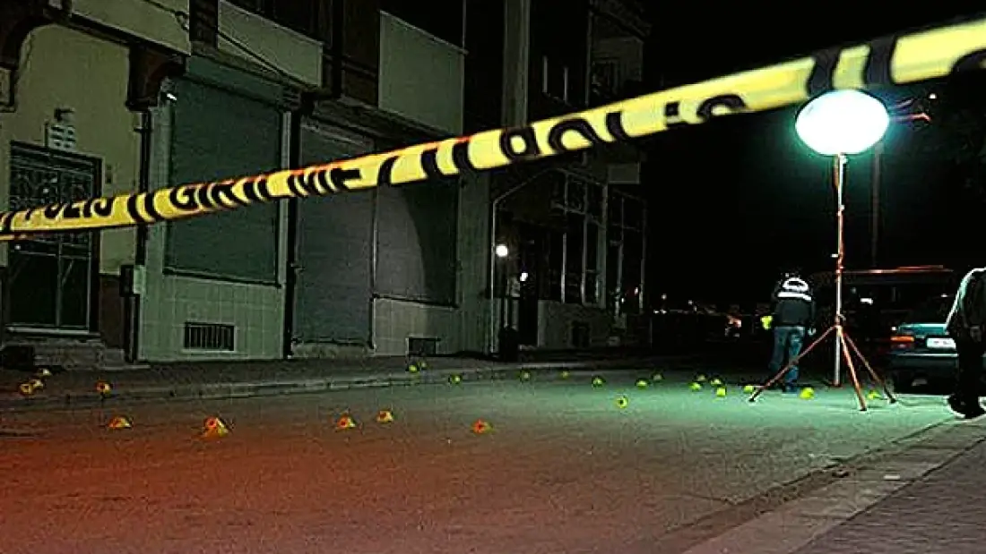 Sakarya'da Eşini Öldüren Koca İntihar Etti, Çocuk Yaralandı
