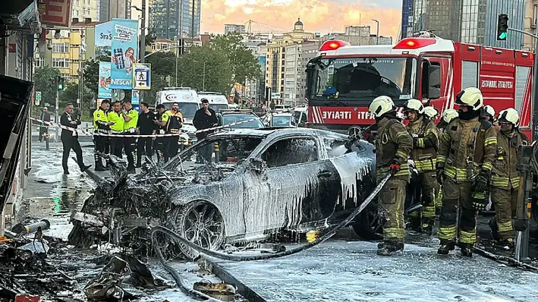 Şişli'de İş Yerine Giren Otomobil Yangın Çıkardı, 2 Yaralı