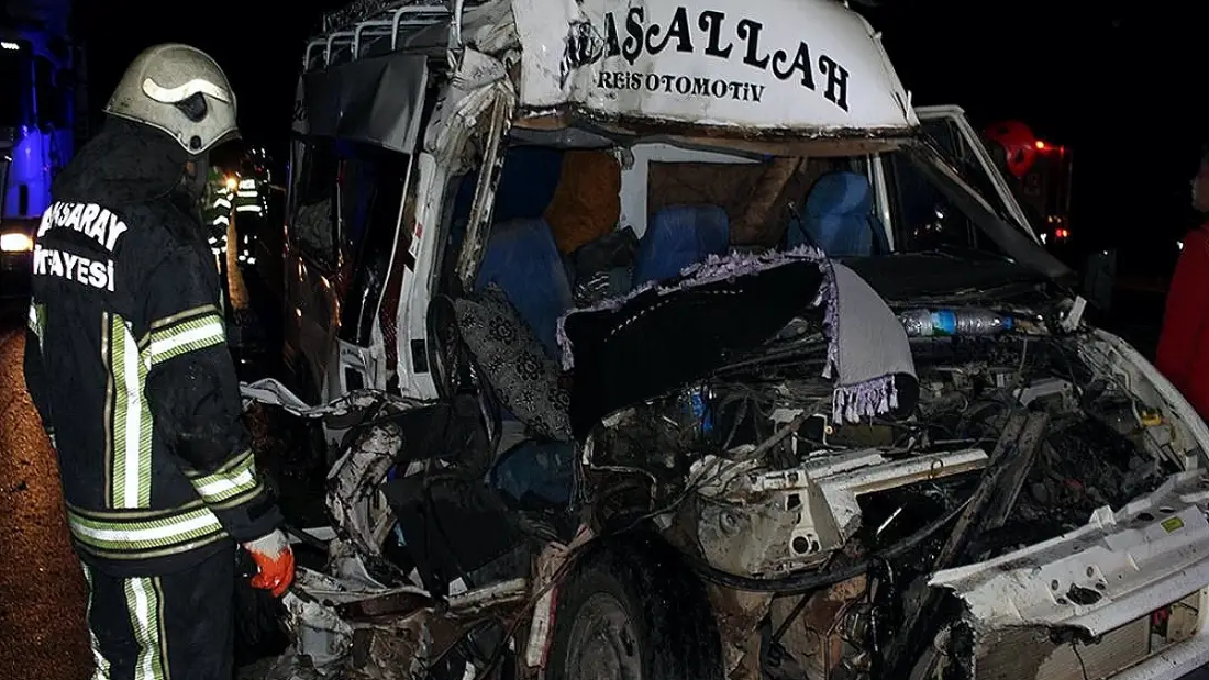Tarım İşçilerini Taşıyan Minibüs Kaza Yaptı: 9 Yaralı Taburcu Oldu