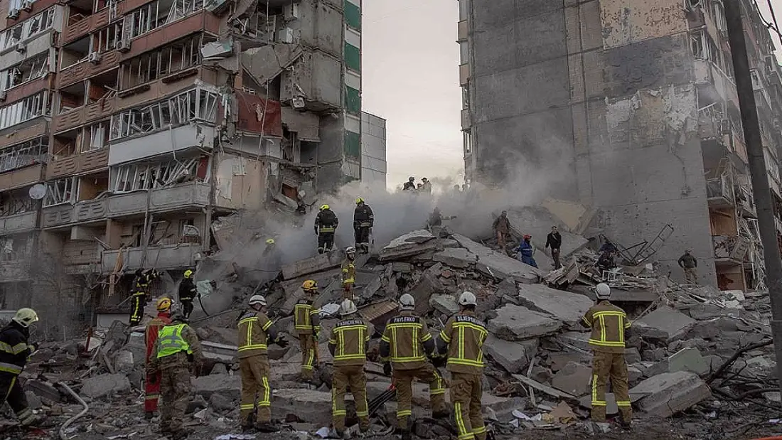Ukrayna'da Savaş: Rus Saldırısı Kiev'de 16 Can Aldı, Ulusal Yas Günü İlan Edildi