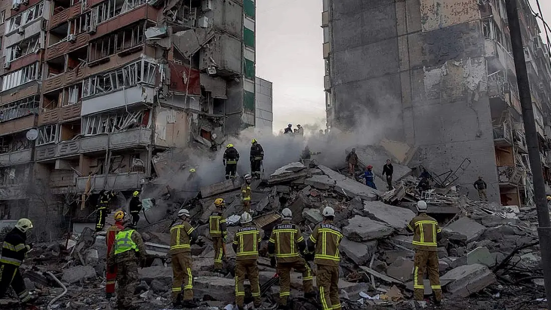 Ukrayna'da Yas Günü: Kiev'de Rus Saldırısı Sonrası 8 Kişi Hayatını Kaybetti