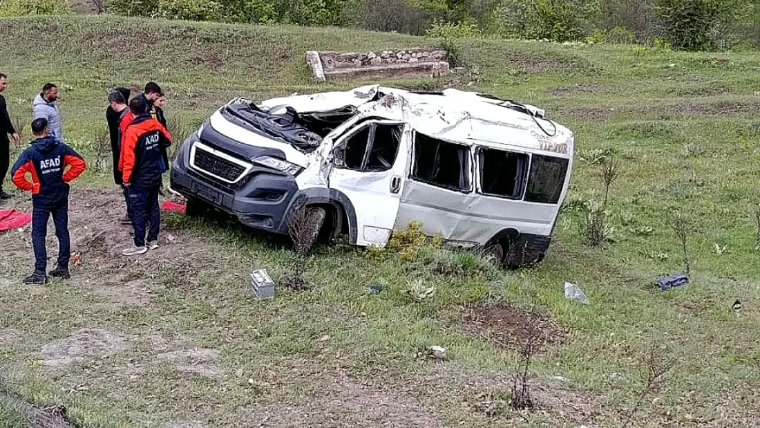 Yozgat'ta Öğrenci Servisi Devrildi: 3 Ölü, 7 Yaralı