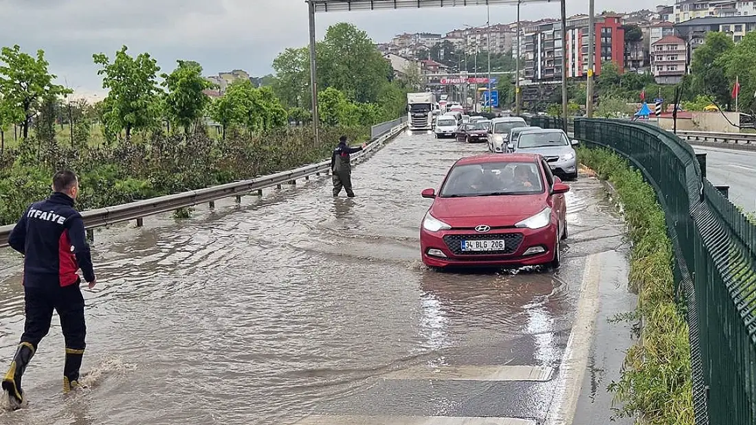 Zonguldak-Alaplı Çevre Yolu Su Altında Kaldı, Ulaşım Aksadı