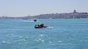 Üsküdar'da Denizde Görülen Kişi İçin Arama Çalışmaları Sürüyor