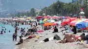 Antalya'da Sıcaklıklar 39 Dereceye Ulaştı: Sahillerde Yoğunluk Gözlendi