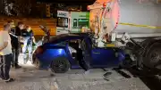 Adana'da emniyet şeridinde meydana gelen trafik kazasında bir kişi hayatını kaybetti, iki çocuk yaralandı