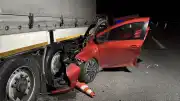 Edirne'de Tıra Çarpan Otomobilin Sürücüsü Hayatını Kaybetti