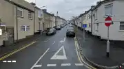 Newport'ta Arbalet Taşıdığı Belirlenen Şahıs Polisin Ateşine Maruz Kaldı