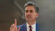 Ekonomi Danışmanı N. Stern'den Andy Burnham'a Ed Miliband Önerisi