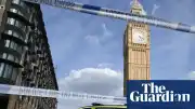Londra'da Polis Botu Westminster Köprüsü'ne Çarptı: 5 Görevli Yaralandı