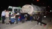 Adana'da Tankerle Çarpışan Otomobildeki Sürücü Hayatını Kaybetti, 2 Çocuk Yaralandı
