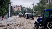 Afyonkarahisar'da Şiddetli Dolu Yağışı Hayatı Felç Etti, Tarım Arazileri Zarar Gördü