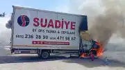 Ataşehir'de Park Halindeki Kamyonet Küle Döndü