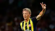 Fenerbahçe Teknik Heyetinde Görev Değişimi: Dirk Kuyt Yardımcı Antrenör Olarak Atandı