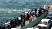 Feribottan Düşen Kişiyi Büfe Çalışanı Kurtardı