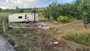 Isparta'da Tur Midibüsünün Şarampole Devrilmesi Sonucu 4 Kişi Öldü, 26 Kişi Yaralandı