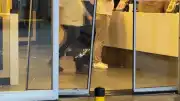 İstanbul Karadolap Mahallesi'nde Akaryakıt İstasyonuna Silahlı Saldırı: 3 Yaralı