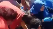 İzmir Aliağa'da Denize Giren Baba ve İki Çocuğu Boğulma Tehlikesi Geçirdi