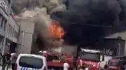 Konya'da Yatak Fabrikasında Yangın: 1 İtfaiye Eri Yaralandı