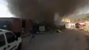 Balıkesir Sındırgı'da İşçi Konaklama Alanında Yangın: 9 Konteyner Kullanılamaz Hale Geldi