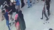 Eskişehir'de Çıkan Kavgada 2 Polis Memuru ve 7 Kişi Yaralandı, Güvenlik Kamerası Görüntüleri Ortaya Çıktı