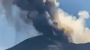 Etna Yanardağı'nda Şiddetli Patlama: Hava Trafiğine Kırmızı Kod Verildi