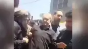 İran Cumhurbaşkanı Pezeşkiyan ve Dışişleri Bakanı Arakçi'ye Cenaze Töreninde Saldırı Düzenlendi