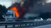 Sapanca'da kargo kamyonunda yangın çıktı