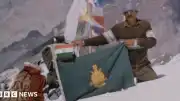 Everest'te 30 Yıl Sonra 'Yeşil Botlu Adam'ın Naaşının Eve Getirilmesi Planlanıyor
