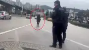 Bursa'da Kadın, Çocuklarını Göremeyince Boğazına Bıçak Dayadı