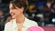 Cemre Baysel'den Meme Kanseri Farkındalığı İçin 'Pembe Top'la İkonik Atış
