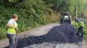 Düzce İl Özel İdaresi Yunusefendi Köyü'nde Asfalt Yama Çalışmalarını Sürdürüyor