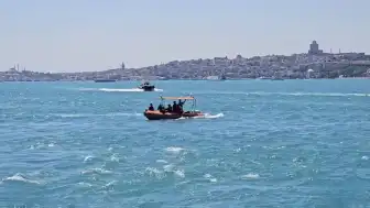 Üsküdar'da Denizde Görülen Kişi İçin Arama Çalışmaları Sürüyor
