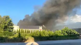 Kocaeli Kartepe'de bir fabrikada yangın çıktı