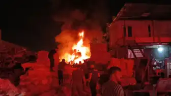 Bursa'da Geri Dönüşüm Tesisinde Yangın Söndürüldü