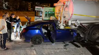 Adana'da emniyet şeridinde meydana gelen trafik kazasında bir kişi hayatını kaybetti, iki çocuk yaralandı